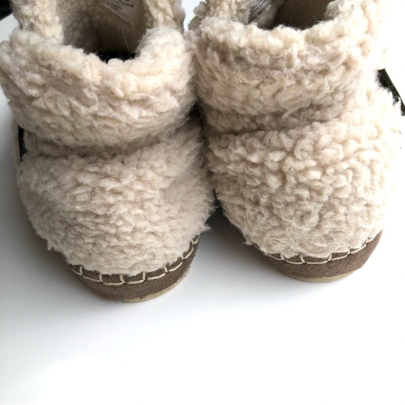 L.L. Bean teddy bear sherpa cozy slipper booties pile fleece - Picture 7 of 11